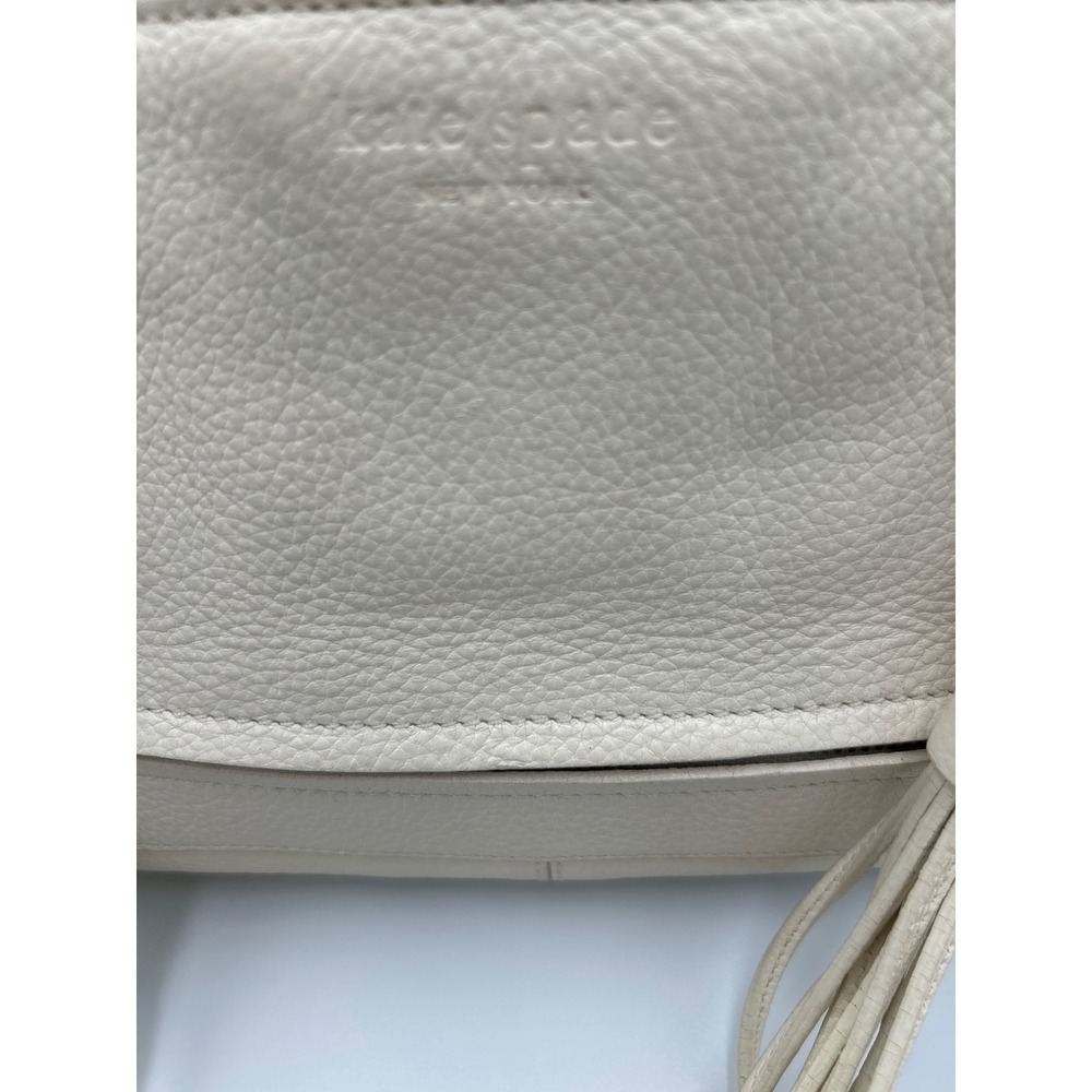 Kate Spade New York Cream Pebbled Leather Tassel Shoulder Bag Gold Hardware - Picture 3 of 10